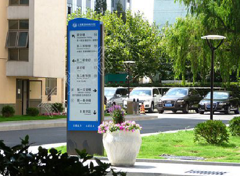  定远哪些因素影响宣传栏的制作？